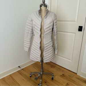 Women's Mountain Hardware Cream Quilted Lightweight Parka Size Medium